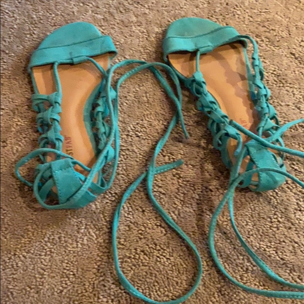 Lace up shoes
